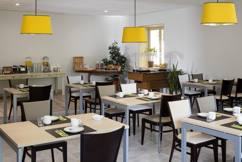 Logis Hotel Restaurant Les Cedres Joyeuse Exterior foto
