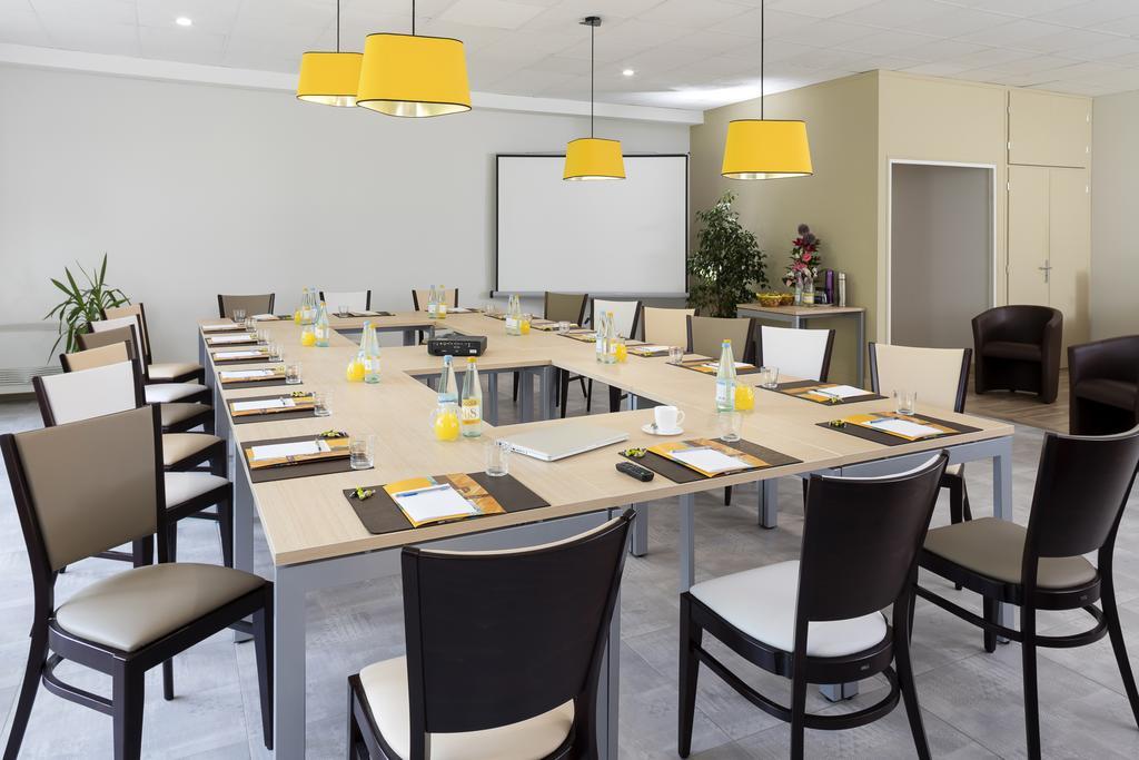 Logis Hotel Restaurant Les Cedres Joyeuse Exterior foto