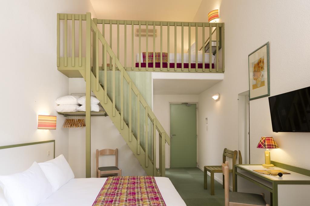 Logis Hotel Restaurant Les Cedres Joyeuse Exterior foto