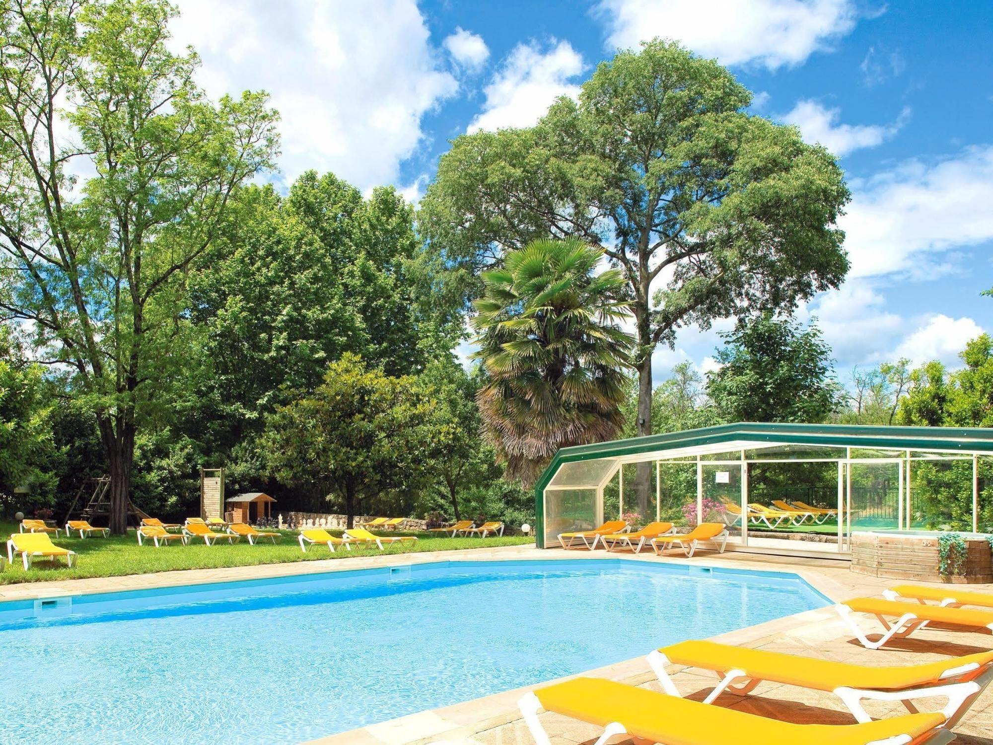 Logis Hotel Restaurant Les Cedres Joyeuse Exterior foto